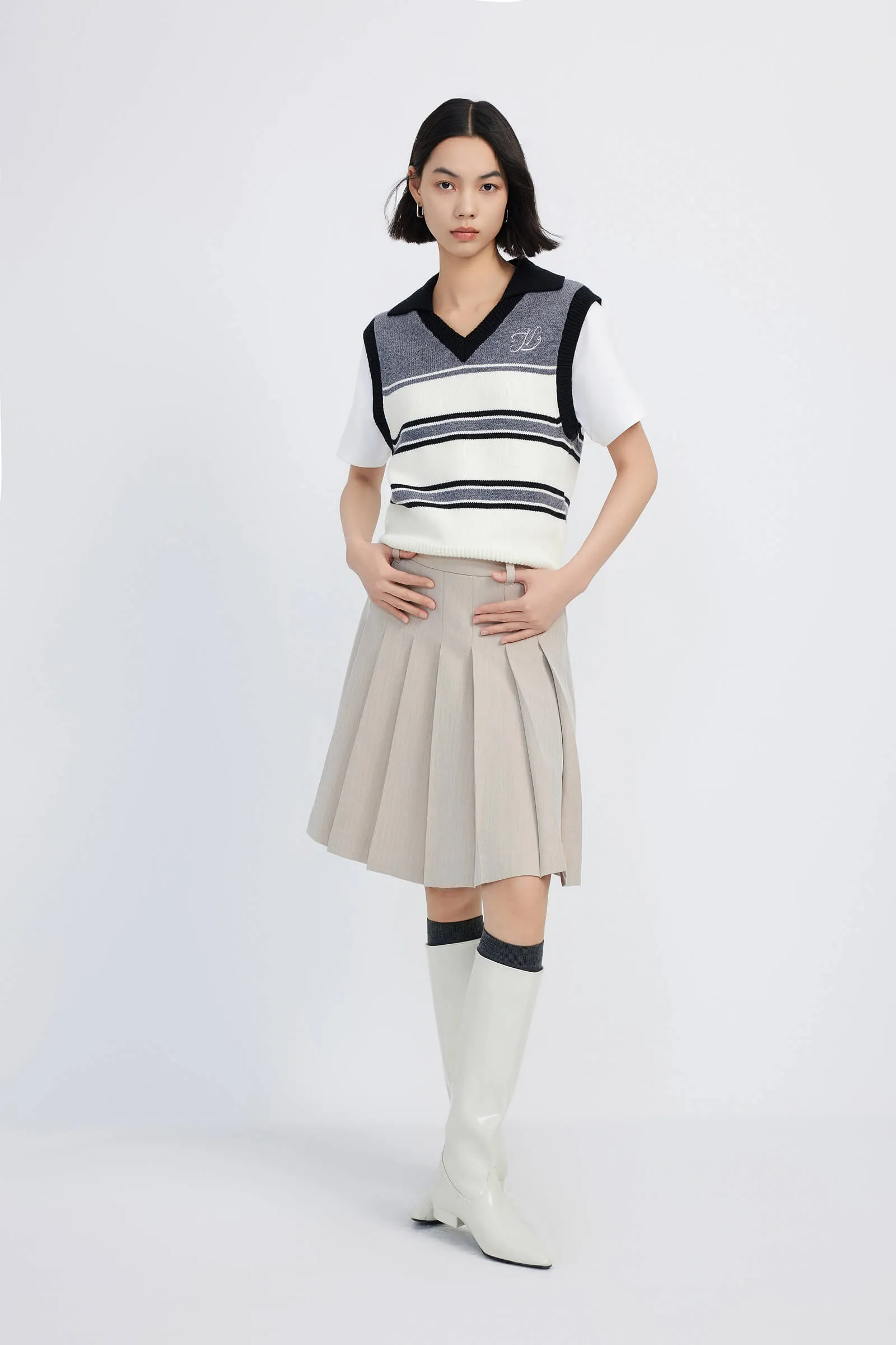 LILY Short Preppy Pleated Skirt