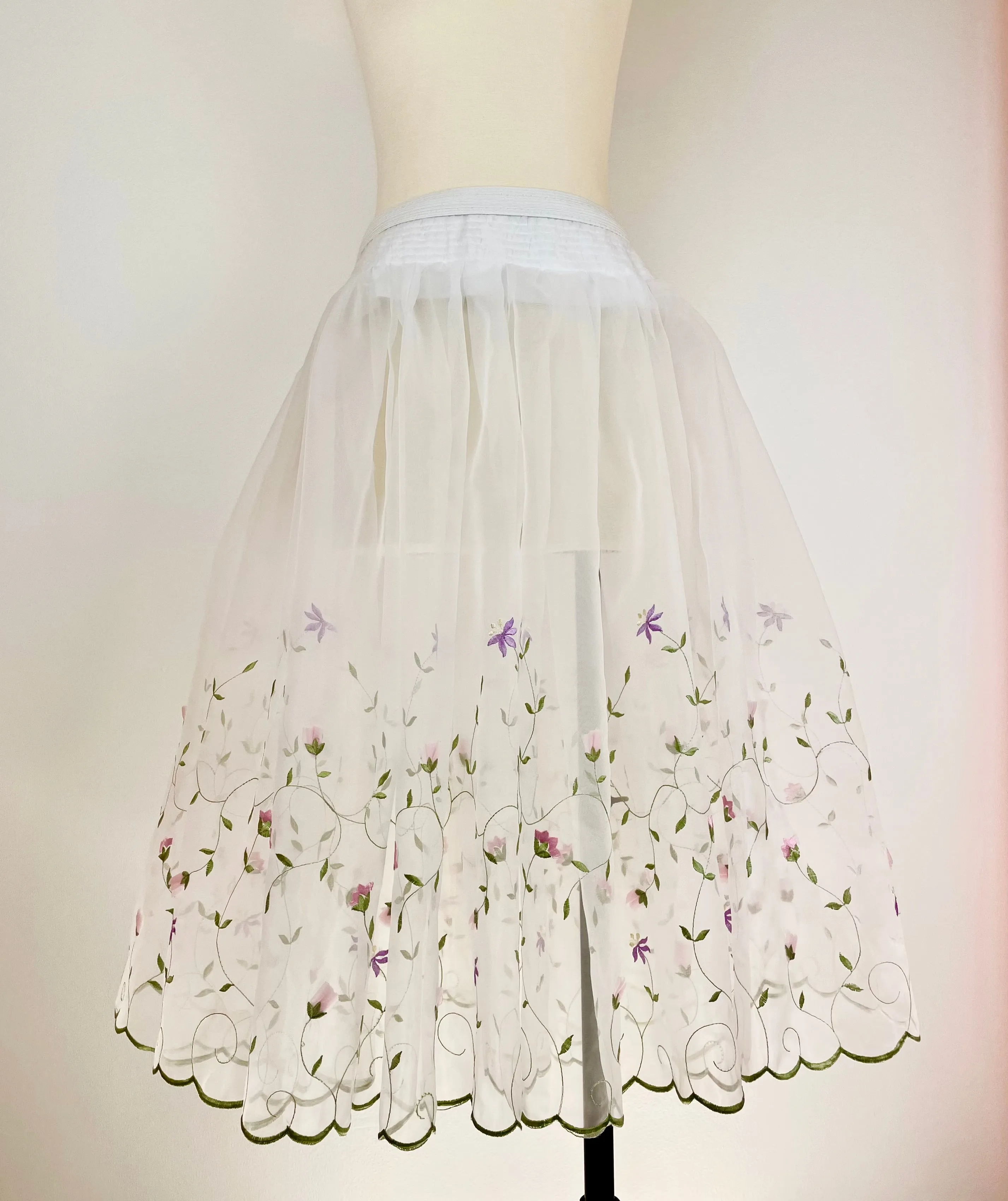 Ready-To-Wear Peasant-Style Over-Skirt White with Lilac and Pink Flowers